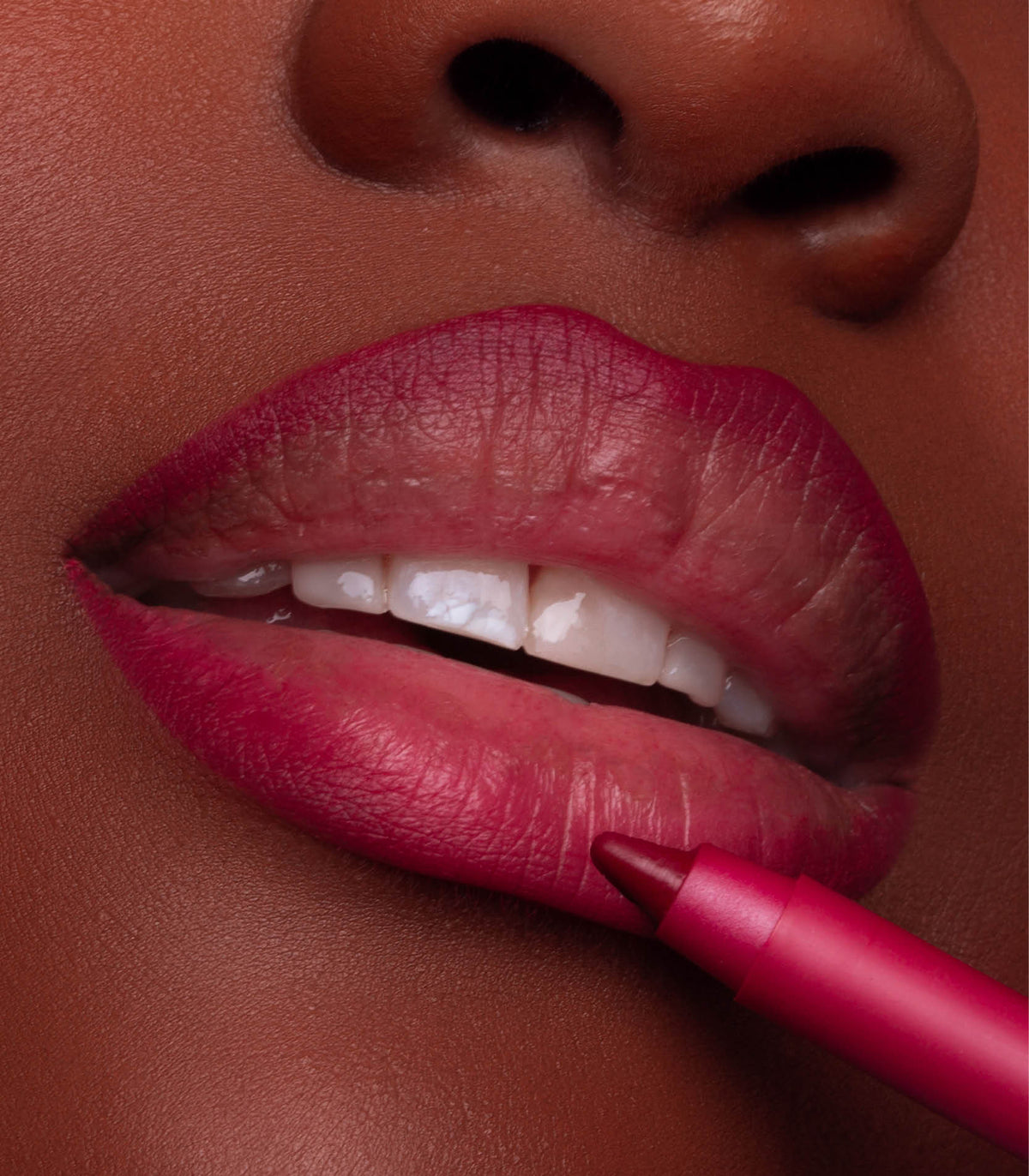 LÁPIS APONTÁVEL PARA CONTORNO LABIAL – CEREJA SILVESTRE