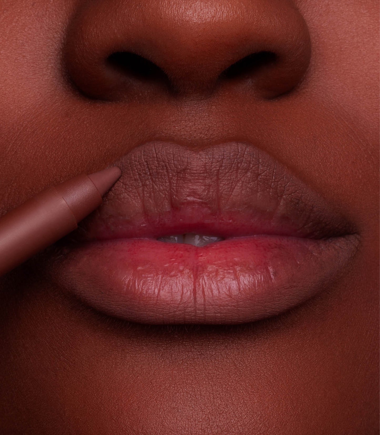 LÁPIS APONTÁVEL PARA CONTORNO LABIAL – MOCHA MOUSSE