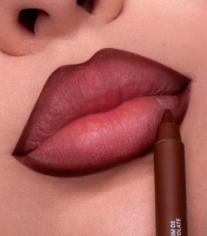 LÁPIS APONTÁVEL PARA CONTORNO LABIAL – PUDIM DE CHOCOLATE